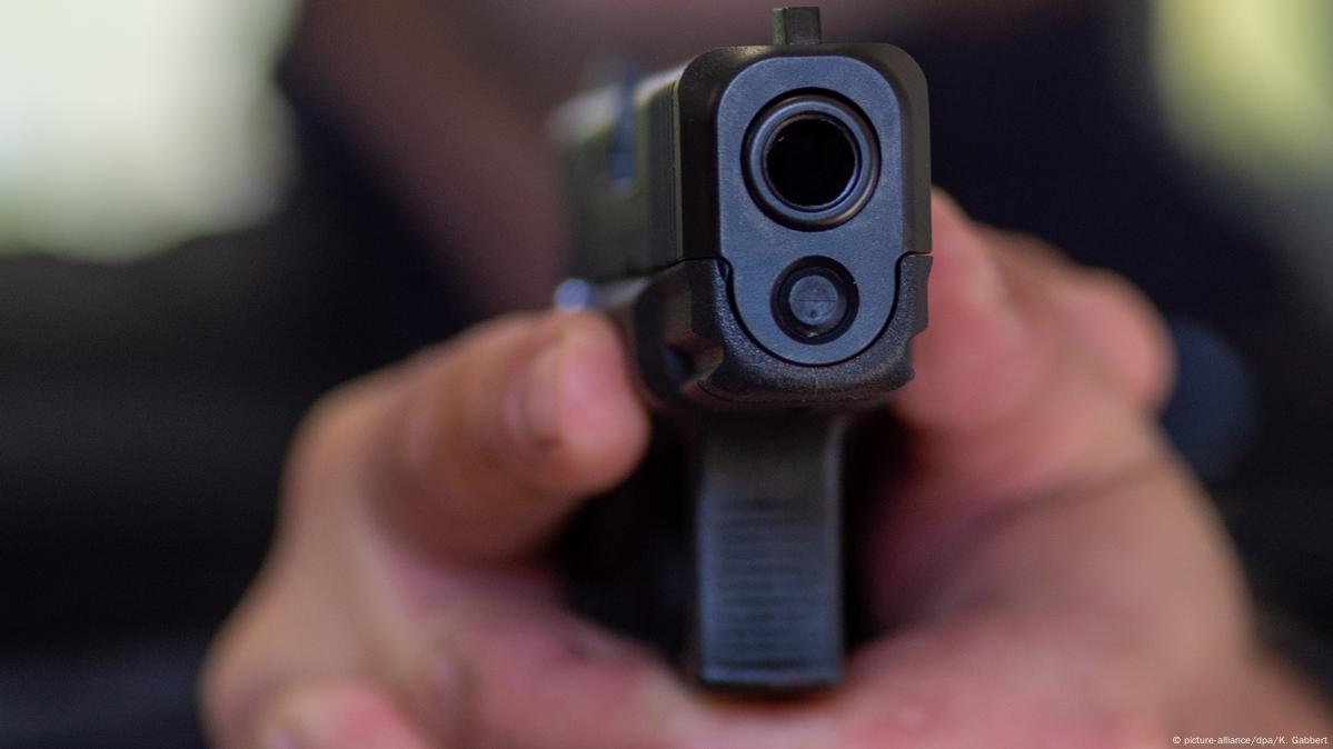 মুখে মাস্ক, হাতে আগ্নেয়াস্ত্রসহ মোটরসাইকেলে এসে টোল বক্সের ম্যানেজারকে গুলি